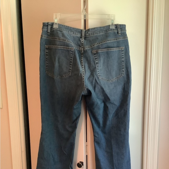 Coldwater Creel boot cut jeans - Picture 3 of 3